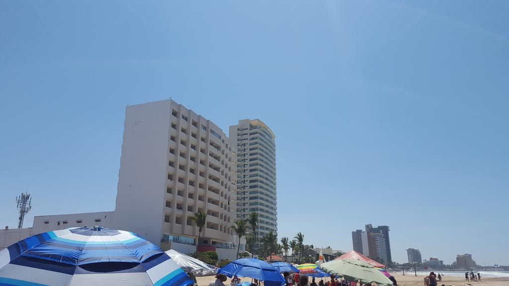 דירות מזטלן Departamento Zona Dorada מראה חיצוני תמונה
