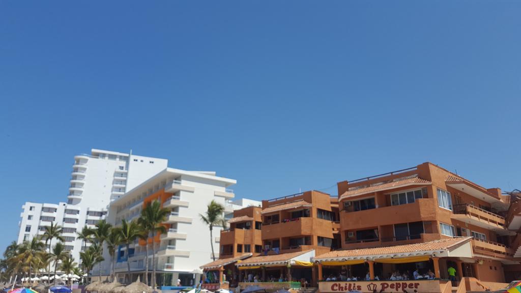 דירות מזטלן Departamento Zona Dorada מראה חיצוני תמונה