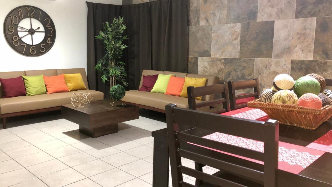 דירות מזטלן Departamento Zona Dorada מראה חיצוני תמונה